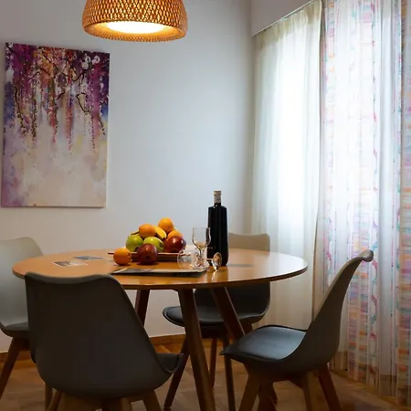 Spacious Centre Apartment- Apartment