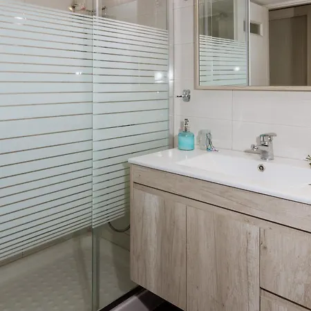 Apartment Spacious Centre Apartment- Kalamata