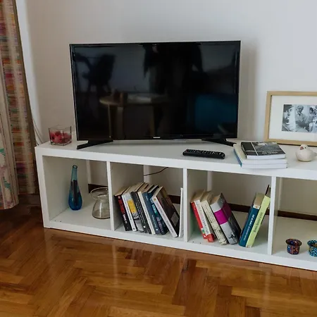 Spacious Centre Apartment- Apartment