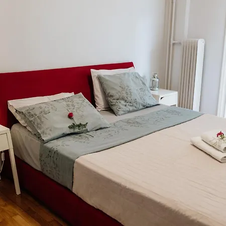 Apartment Spacious Centre Apartment- Kalamata