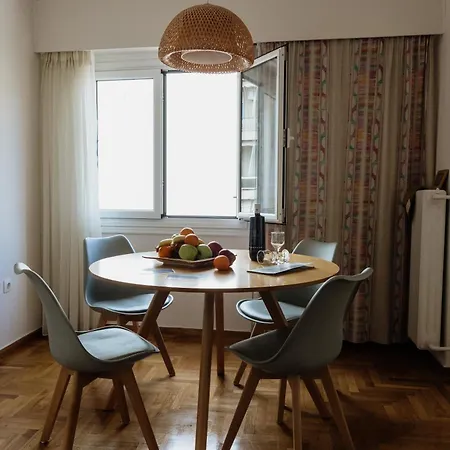 דירה Spacious Centre Apartment- *