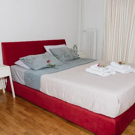 Spacious Centre Apartment- Daire