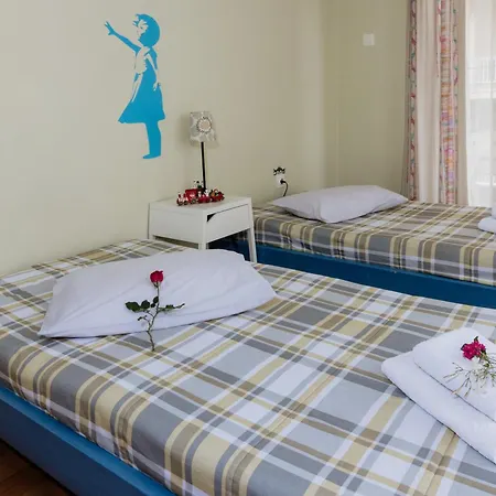 Апартаменты Spacious Centre Apartment- Каламата