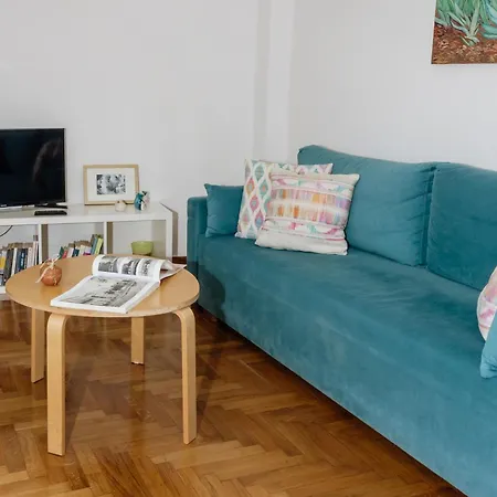 Spacious Centre Apartment- Kalamata