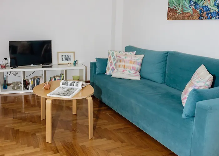 Spacious Centre Apartment- 칼라마타